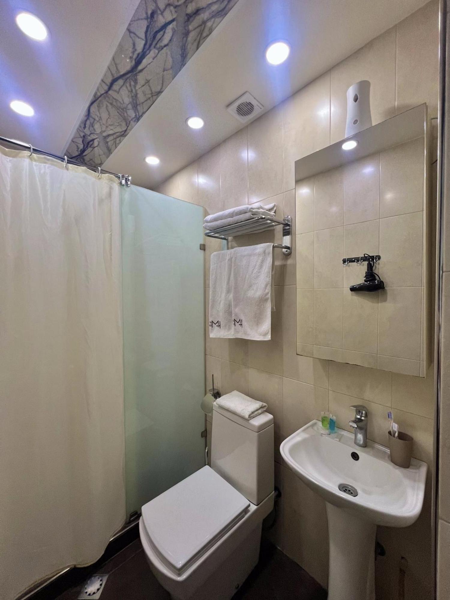Mashtots Hotel Єреван Екстер'єр фото