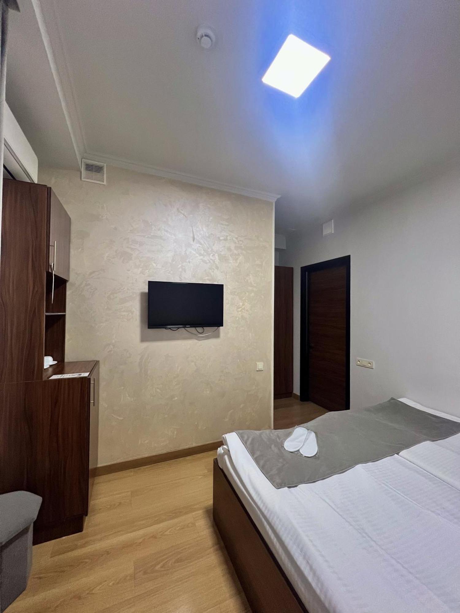 Mashtots Hotel Єреван Екстер'єр фото