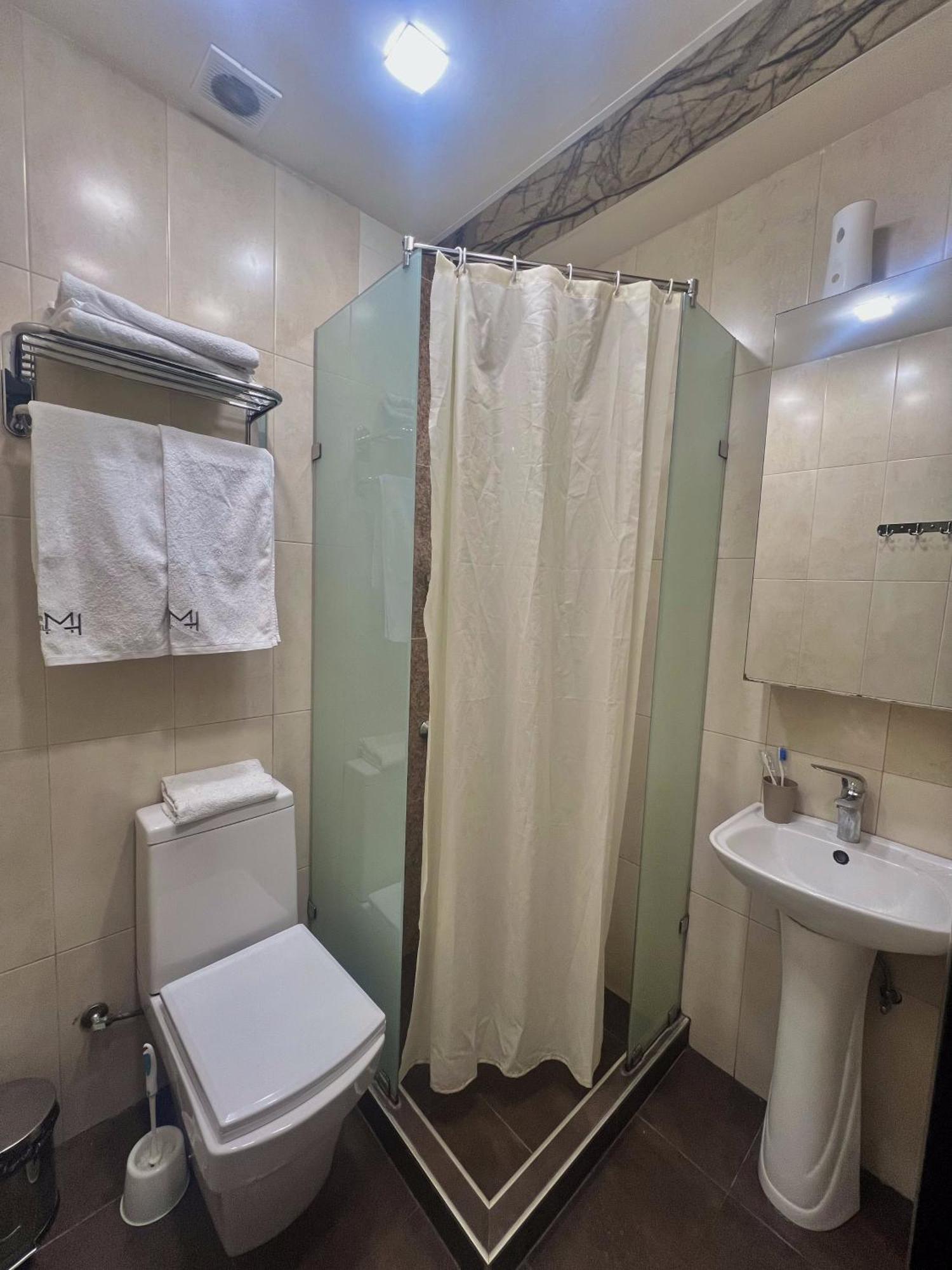 Mashtots Hotel Єреван Екстер'єр фото