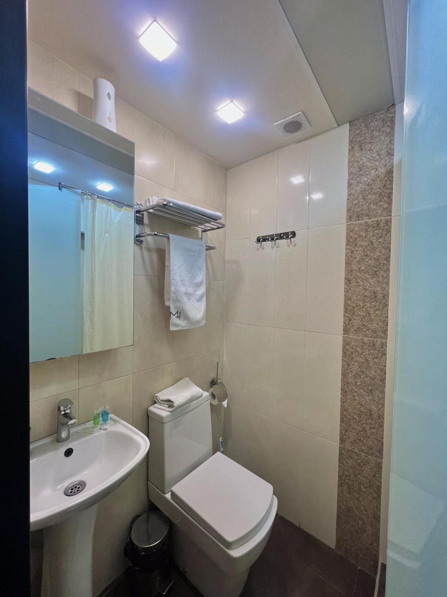 Mashtots Hotel Єреван Екстер'єр фото