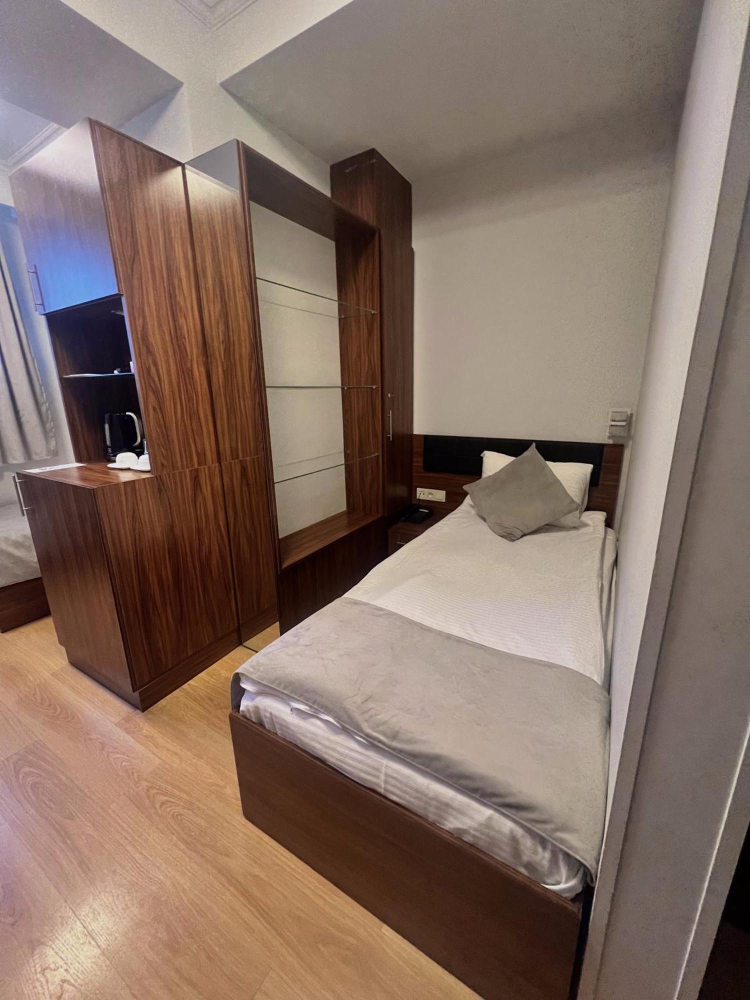 Mashtots Hotel Єреван Екстер'єр фото