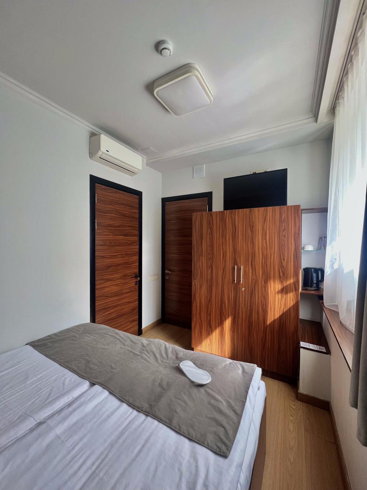 Mashtots Hotel Єреван Екстер'єр фото