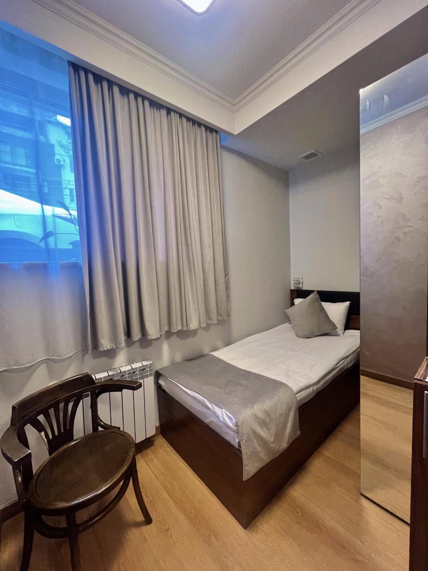Mashtots Hotel Єреван Екстер'єр фото